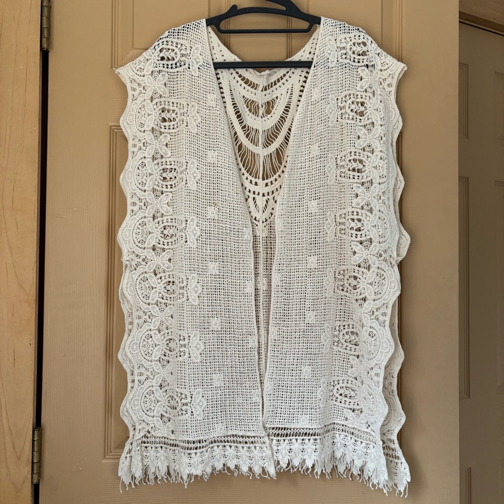 SOFT SURROUNDINGS Cream Crochet Cottagecore Fringe Sleeveless Cardigan Size OS